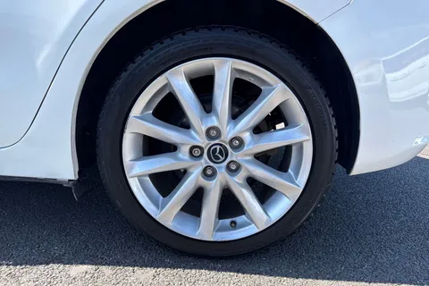 YP66YVO Mazda Mazda3 2.2 SKYACTIV-D Sport Nav Auto Euro 6 (s/s) 5dr Thumbnail #13