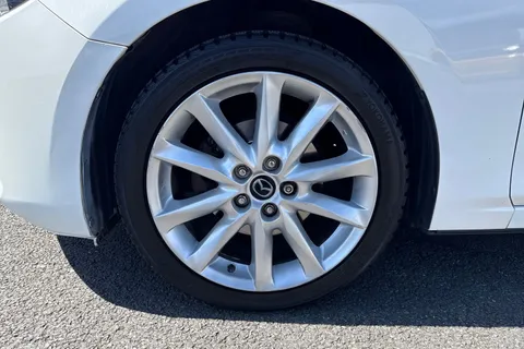 YP66YVO Mazda Mazda3 2.2 SKYACTIV-D Sport Nav Auto Euro 6 (s/s) 5dr Thumbnail #14