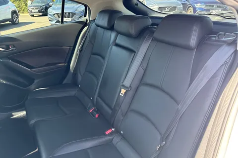 YP66YVO Mazda Mazda3 2.2 SKYACTIV-D Sport Nav Auto Euro 6 (s/s) 5dr Thumbnail #20