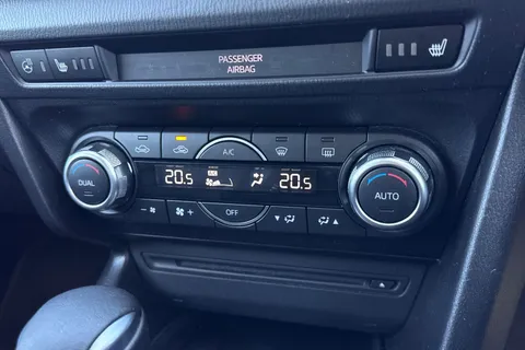 YP66YVO Mazda Mazda3 2.2 SKYACTIV-D Sport Nav Auto Euro 6 (s/s) 5dr Thumbnail #23