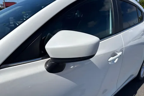 YP66YVO Mazda Mazda3 2.2 SKYACTIV-D Sport Nav Auto Euro 6 (s/s) 5dr Thumbnail #29