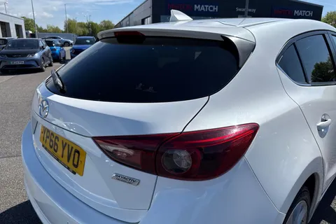 YP66YVO Mazda Mazda3 2.2 SKYACTIV-D Sport Nav Auto Euro 6 (s/s) 5dr Thumbnail #32