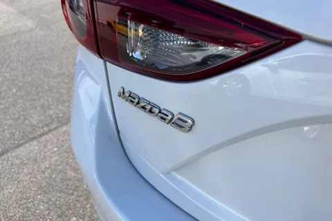 YP66YVO Mazda Mazda3 2.2 SKYACTIV-D Sport Nav Auto Euro 6 (s/s) 5dr Thumbnail #33