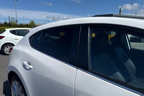 YP66YVO Mazda Mazda3 2.2 SKYACTIV-D Sport Nav Auto Euro 6 (s/s) 5dr Thumbnail #36