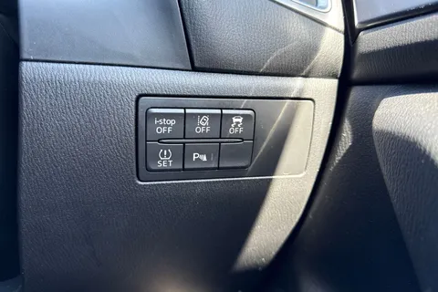 YP66YVO Mazda Mazda3 2.2 SKYACTIV-D Sport Nav Auto Euro 6 (s/s) 5dr Thumbnail #45