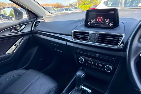 YP66YVO Mazda Mazda3 2.2 SKYACTIV-D Sport Nav Auto Euro 6 (s/s) 5dr Thumbnail #48