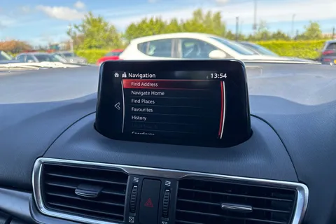 YP66YVO Mazda Mazda3 2.2 SKYACTIV-D Sport Nav Auto Euro 6 (s/s) 5dr Thumbnail #54