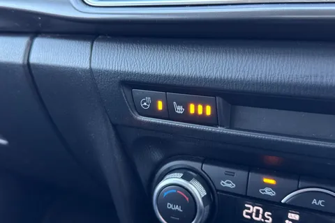 YP66YVO Mazda Mazda3 2.2 SKYACTIV-D Sport Nav Auto Euro 6 (s/s) 5dr Thumbnail #56