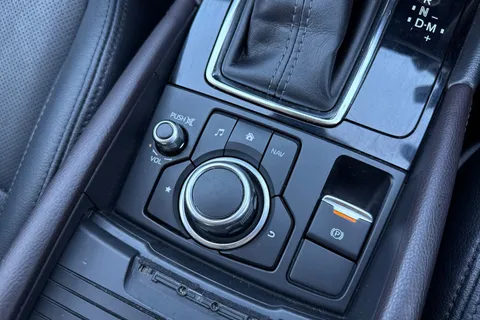 YP66YVO Mazda Mazda3 2.2 SKYACTIV-D Sport Nav Auto Euro 6 (s/s) 5dr Thumbnail #58