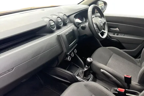 DP68ZWL Dacia Duster 1.6 SCe Comfort Euro 6 (s/s) 5dr Thumbnail #10