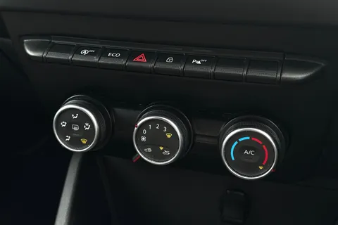 DP68ZWL Dacia Duster 1.6 SCe Comfort Euro 6 (s/s) 5dr Thumbnail #20