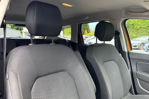 DP68ZWL Dacia Duster 1.6 SCe Comfort Euro 6 (s/s) 5dr Thumbnail #22