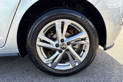 DE25YHU Volkswagen Polo 1.0 TSI 115 R-Line 5dr DSG ⭐Heated Front Seats⭐ Thumbnail #12