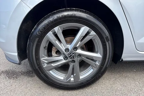 DE25YHU Volkswagen Polo 1.0 TSI 115 R-Line 5dr DSG ⭐Heated Front Seats⭐ Thumbnail #14