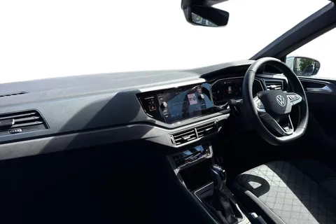 DE25YHU Volkswagen Polo 1.0 TSI 115 R-Line 5dr DSG ⭐Heated Front Seats⭐ Thumbnail #16