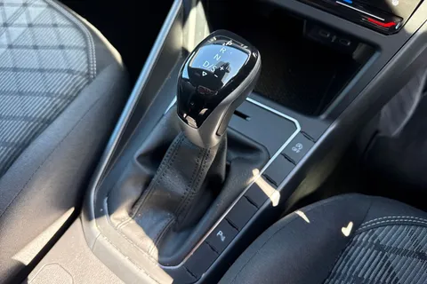 DE25YHU Volkswagen Polo 1.0 TSI 115 R-Line 5dr DSG ⭐Heated Front Seats⭐ Thumbnail #24