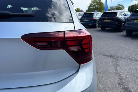 DE25YHU Volkswagen Polo 1.0 TSI 115 R-Line 5dr DSG ⭐Heated Front Seats⭐ Thumbnail #27