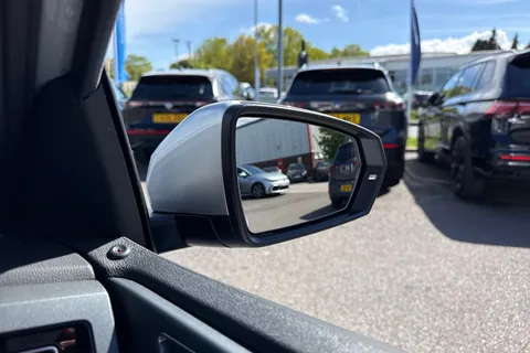 DE25YHU Volkswagen Polo 1.0 TSI 115 R-Line 5dr DSG ⭐Heated Front Seats⭐ Thumbnail #38