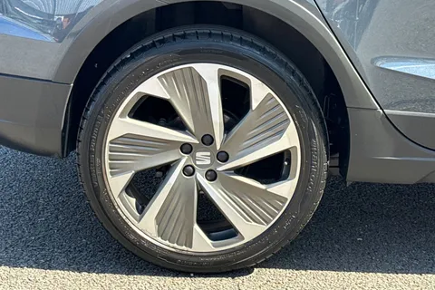 LM23JWD SEAT Arona 1.0 TSI FR Sport DSG Euro 6 (s/s) 5dr Thumbnail #14