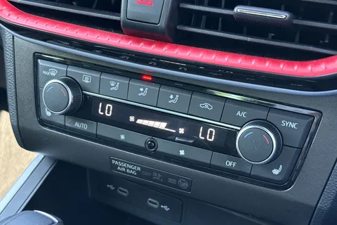 LM23JWD SEAT Arona 1.0 TSI FR Sport DSG Euro 6 (s/s) 5dr Thumbnail #22