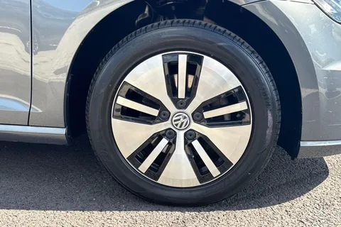 VU70HSA Volkswagen E-Golf 99kW e-35kWh 5dr Auto Thumbnail #11