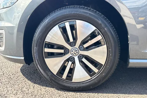 VU70HSA Volkswagen E-Golf 99kW e-35kWh 5dr Auto Thumbnail #12