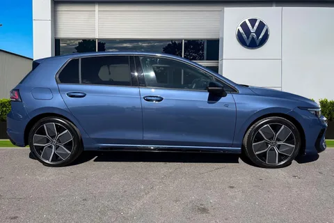 KW75WFX Volkswagen Golf 2.0 TDI 150 Black Edition 5dr DSG Thumbnail #4