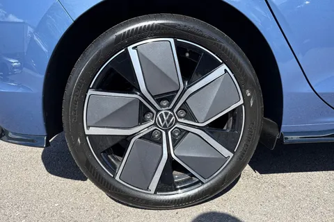 KW75WFX Volkswagen Golf 2.0 TDI 150 Black Edition 5dr DSG Thumbnail #14