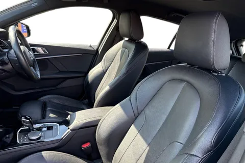 NL20FJK BMW 1 Series 1.5 118i M Sport DCT Euro 6 (s/s) 5dr Thumbnail #12