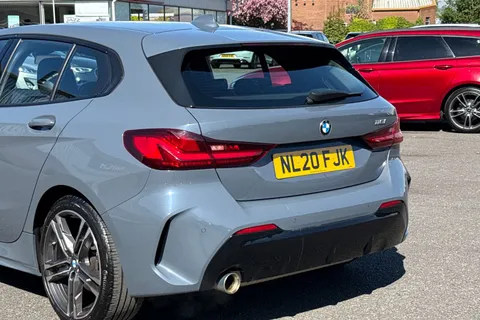 NL20FJK BMW 1 Series 1.5 118i M Sport DCT Euro 6 (s/s) 5dr Thumbnail #17