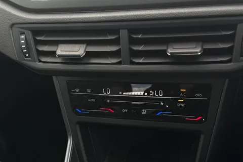 DE72CCO Volkswagen Taigo 1.0 TSI 110 R-Line 5dr **BLACK ROOF PACK** Thumbnail #23