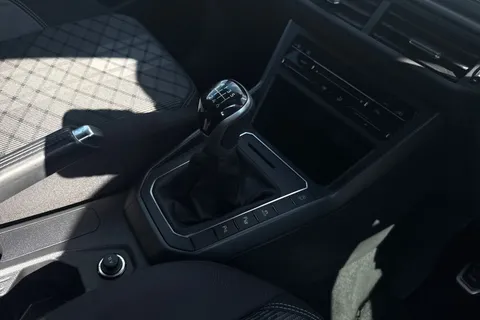 DE72CCO Volkswagen Taigo 1.0 TSI 110 R-Line 5dr **BLACK ROOF PACK** Thumbnail #24