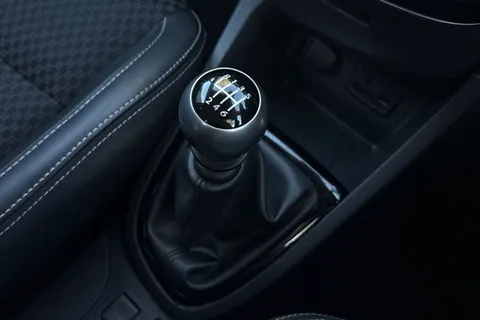 DN66AOW Renault Clio 1.2 TCe Dynamique S Nav Euro 6 (s/s) 5dr Thumbnail #24