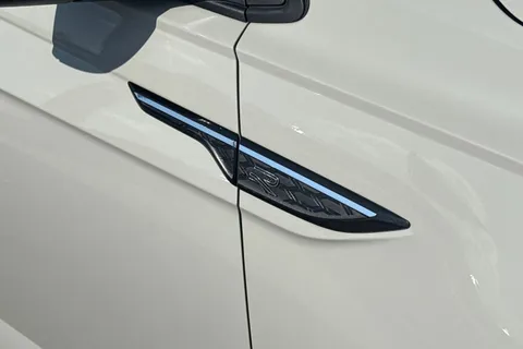 DE72CCO Volkswagen Taigo 1.0 TSI 110 R-Line 5dr **BLACK ROOF PACK** Thumbnail #28