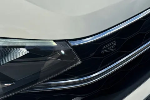 DE72CCO Volkswagen Taigo 1.0 TSI 110 R-Line 5dr **BLACK ROOF PACK** Thumbnail #29