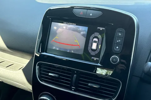 DN66AOW Renault Clio 1.2 TCe Dynamique S Nav Euro 6 (s/s) 5dr Thumbnail #32