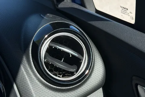 DN66AOW Renault Clio 1.2 TCe Dynamique S Nav Euro 6 (s/s) 5dr Thumbnail #34