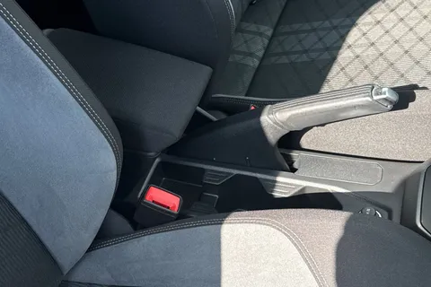 DE72CCO Volkswagen Taigo 1.0 TSI 110 R-Line 5dr **BLACK ROOF PACK** Thumbnail #36