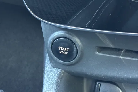 DN66AOW Renault Clio 1.2 TCe Dynamique S Nav Euro 6 (s/s) 5dr Thumbnail #35