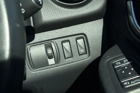 DN66AOW Renault Clio 1.2 TCe Dynamique S Nav Euro 6 (s/s) 5dr Thumbnail #39