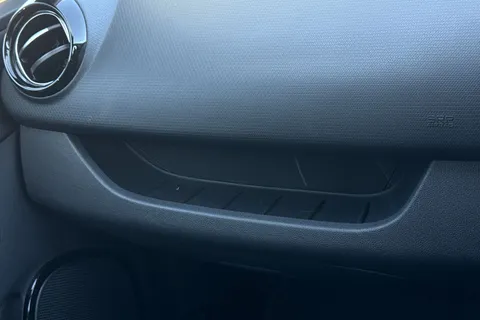 DN66AOW Renault Clio 1.2 TCe Dynamique S Nav Euro 6 (s/s) 5dr Thumbnail #40