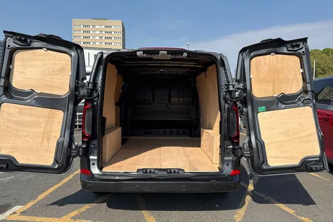 KY25PPZ Volkswagen E-Transporter SWB 136PS 65kWh Electric Panel Van Thumbnail #7