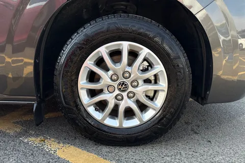 KY25PPZ Volkswagen E-Transporter SWB 136PS 65kWh Electric Panel Van Thumbnail #10