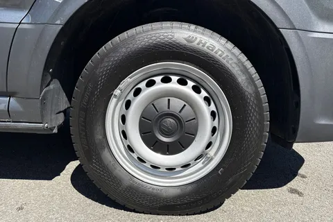 PN74SCV Volkswagen Crafter 2.0 TDI 140PS Commerce High Roof Van Thumbnail #10