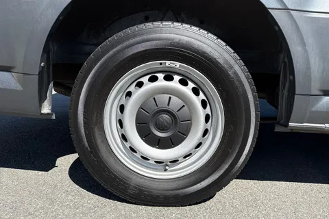 PN74SCV Volkswagen Crafter 2.0 TDI 140PS Commerce High Roof Van Thumbnail #11