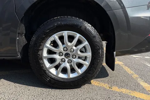 KY25PPZ Volkswagen E-Transporter SWB 136PS 65kWh Electric Panel Van Thumbnail #12