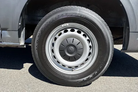 PN74SCV Volkswagen Crafter 2.0 TDI 140PS Commerce High Roof Van Thumbnail #12