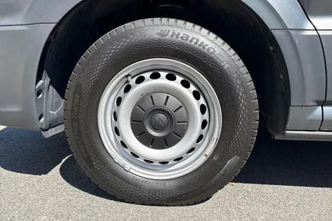 PN74SCV Volkswagen Crafter 2.0 TDI 140PS Commerce High Roof Van Thumbnail #13