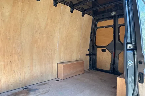 PN74SCV Volkswagen Crafter 2.0 TDI 140PS Commerce High Roof Van Thumbnail #19