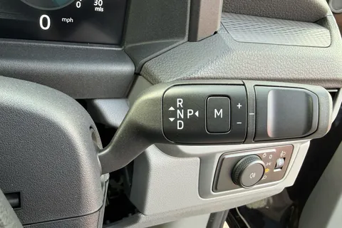 KY25PPZ Volkswagen E-Transporter SWB 136PS 65kWh Electric Panel Van Thumbnail #23